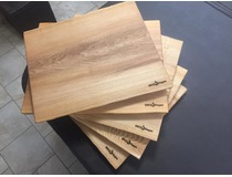 Grilovací a krájecí deska BBQ - masivní deska z jasanového dřeva